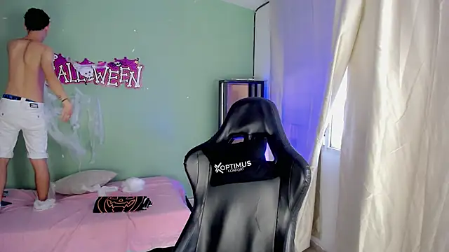 Snapshot of dilan_hott_ chatting on November 1, 8:22 pm dilan hott online show from November 1, 8:22 pm