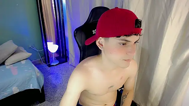 dilan hott  online show from November 20, 8:08 pm