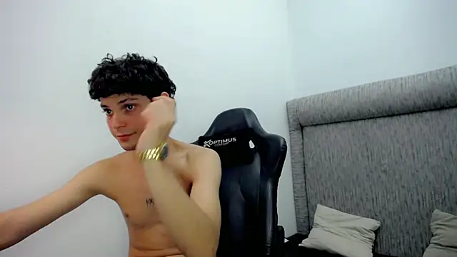 dilan hott  online show from January 31, 7:11 pm