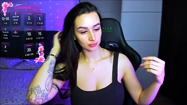 Veronica Larsson online show from December 15, 4:28 am