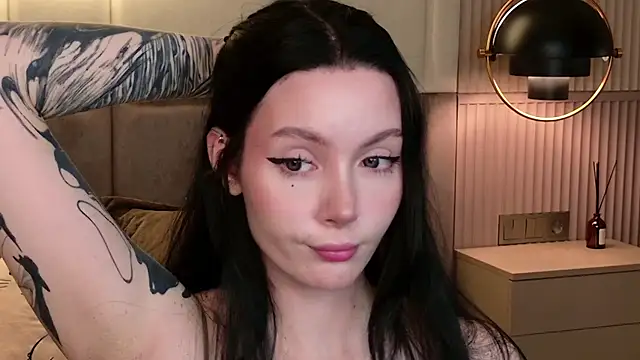 Goldy Stark online show from February 18, 9:00 pm