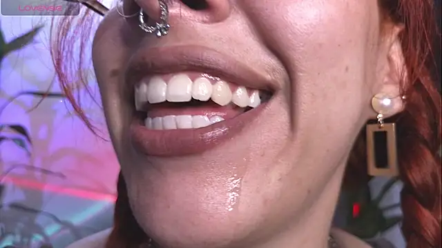 Snapshot of bri_von_dhara__ chatting on November 16, 10:26 pm bri von dhara online show from November 16, 10:26 pm