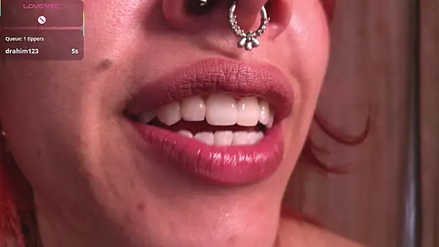 Snapshot of bri_von_dhara__ chatting on December 14, 4:34 pm bri von dhara online show from December 14, 4:34 pm