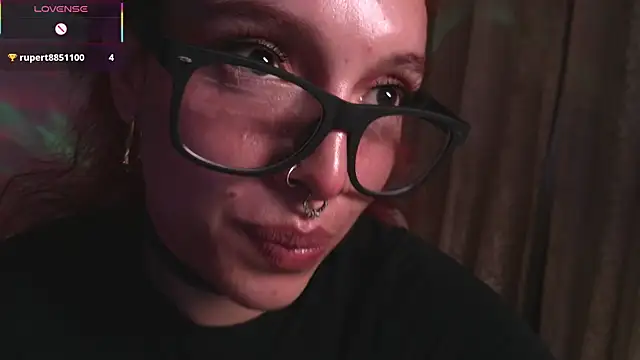 Snapshot of bri_von_dhara__ chatting on December 17, 9:21 pm bri von dhara online show from December 17, 9:21 pm