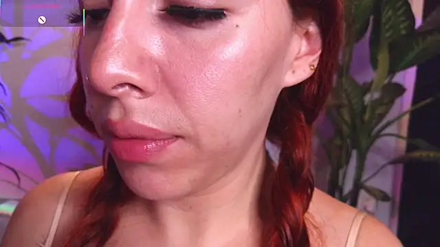 Snapshot of bri_von_dhara__ chatting on February 4, 11:31 pm bri von dhara online show from February 4, 11:31 pm