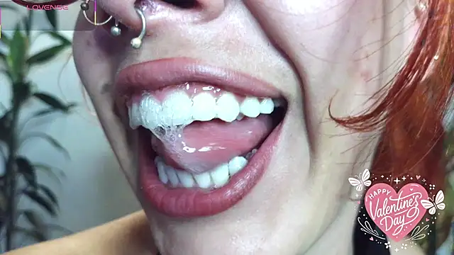 Snapshot of bri_von_dhara__ chatting on February 15, 10:39 pm bri von dhara online show from February 15, 10:39 pm