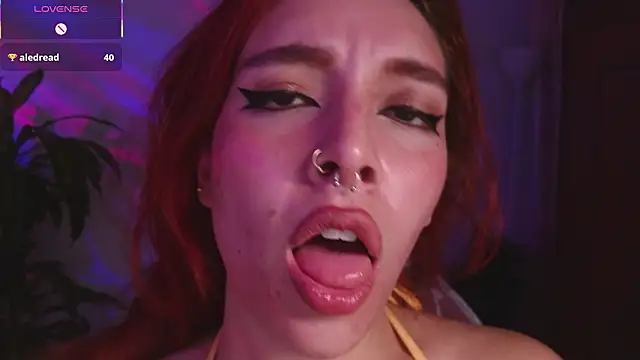 Snapshot of bri_von_dhara__ chatting on February 24, 11:36 pm bri von dhara online show from February 24, 11:36 pm