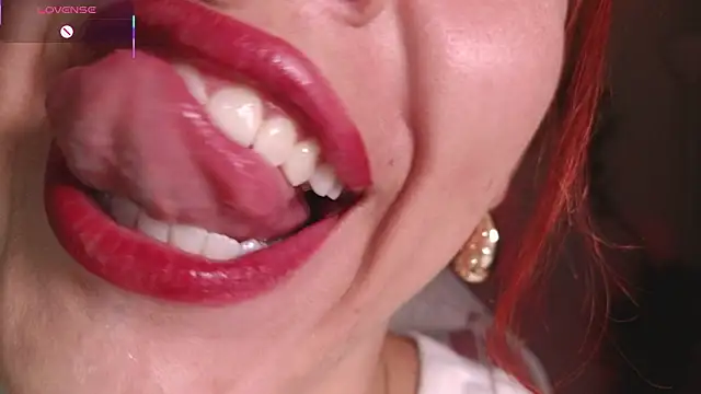 Snapshot of bri_von_dhara__ chatting on March 13, 10:16 pm bri von dhara online show from March 13, 10:16 pm