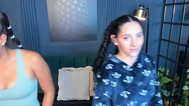 aliceandsia online show from September 12, 3:17 am