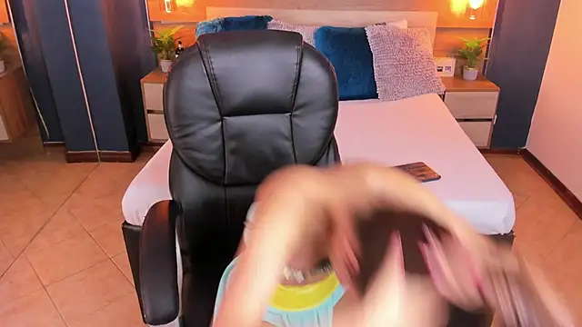 SusanAdams1 online show from January 14, 2:33 pm