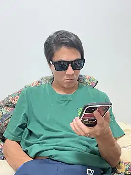 Snapshot of erokami36 chatting on September 19, 2:18 pm erokami36 online show from September 19, 2:18 pm