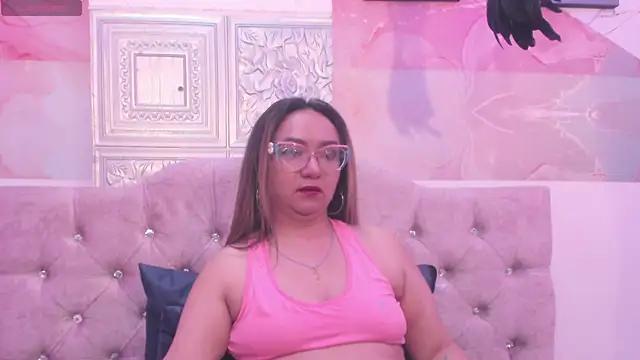 Snapshot of leyla_smithh chatting on October 17, 12:30 pm leyla smithh online show from October 17, 12:30 pm