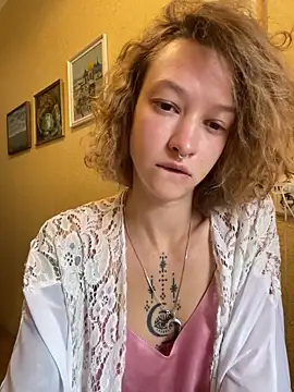 Snapshot of __grace__ chatting on June 21, 6:05 am grace online show from June 21, 6:05 am