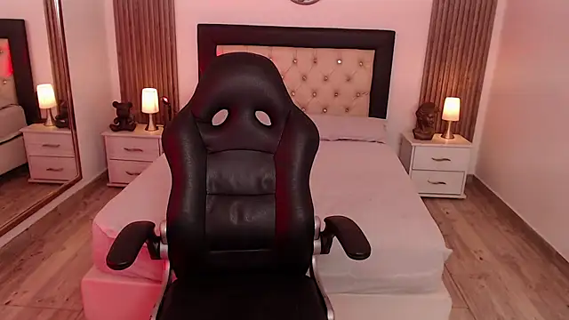 Snapshot of Red_kytty6 chatting on October 7, 7:55 pm Red kytty6 online show from October 7, 7:55 pm