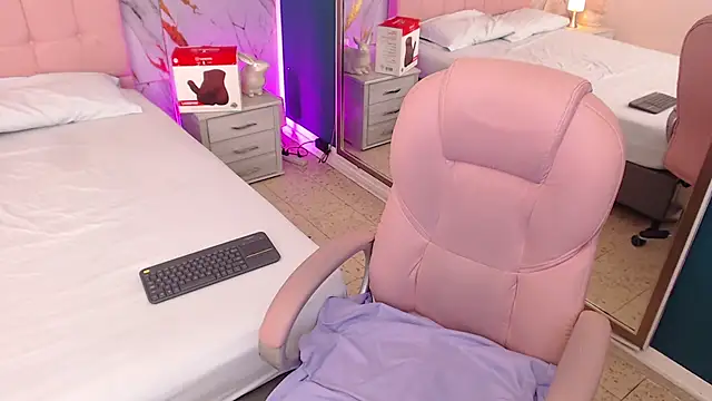 Snapshot of Red_kytty6 chatting on November 17, 3:18 pm Red kytty6 online show from November 17, 3:18 pm