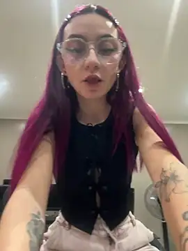 Red kytty6 online show from May 13, 3:37 am