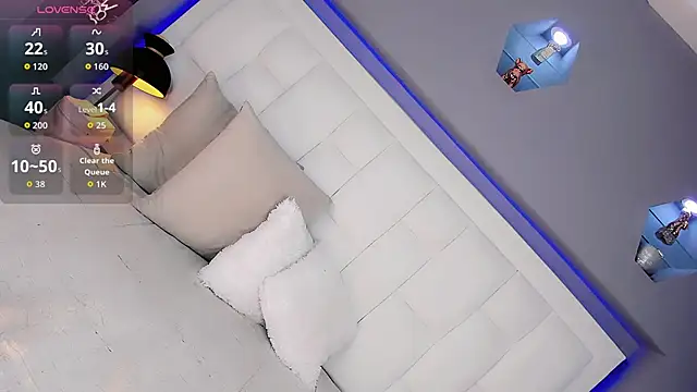 DaniielaV online show from March 15, 9:10 pm