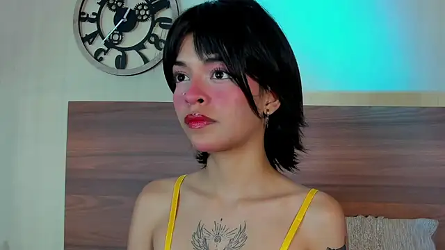 Snapshot of AnnyKitty_ chatting on October 16, 4:24 am AnnyKitty  online show from October 16, 4:24 am