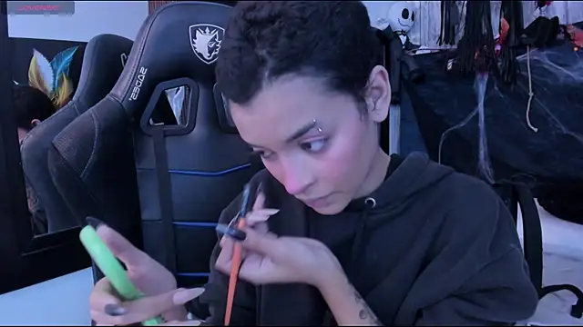 Snapshot of AnnyKitty_ chatting on October 23, 4:23 am AnnyKitty  online show from October 23, 4:23 am