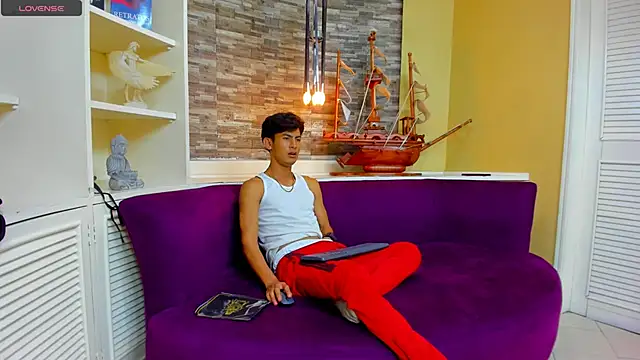 Holdme Hot online show from September 13, 3:28 am