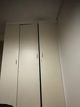 Snapshot of Mellow_Joe chatting on December 18, 11:33 pm Mellow Joe online show from December 18, 11:33 pm