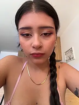 Snapshot of CatadeLuca chatting on February 24, 3:43 pm CatadeLuca online show from February 24, 3:43 pm