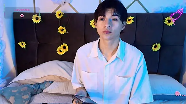 AleAurarashi online show from May 5, 1:52 pm