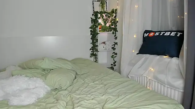 lilkimch online show from February 12, 7:03 am