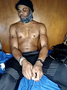 Snapshot of muushroomtip chatting on December 23, 2:42 am muushroomtip online show from December 23, 2:42 am