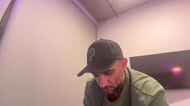 Hothotboyg online show from March 26, 6:30 am