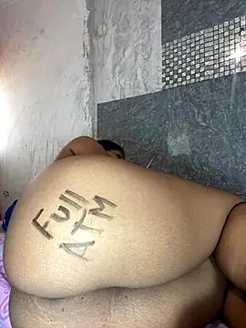 Snapshot of Messy-diana21 chatting on December 5, 8:16 pm Messy-diana21 online show from December 5, 8:16 pm