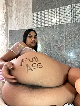 Snapshot of Messy-diana21 chatting on December 14, 6:34 pm Messy-diana21 online show from December 14, 6:34 pm