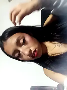 Luna Moo  online show from September 26, 4:27 am