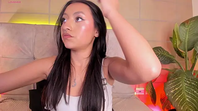 Luna Moo  online show from October 21, 4:13 am