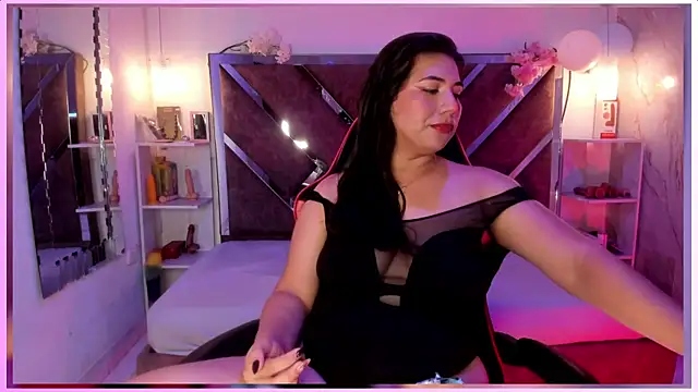 BBWCloe  online show from October 18, 4:04 am