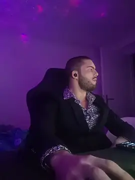 EyesNeverLies online show from February 6, 3:33 am