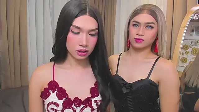 Snapshot of MaxCollins chatting on November 28, 8:44 pm MaxCollins online show from November 28, 8:44 pm