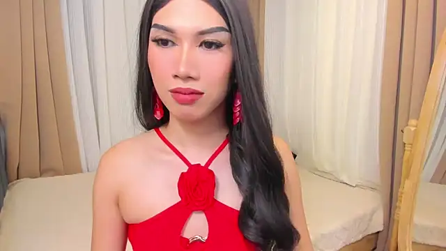 Snapshot of MaxCollins chatting on December 4, 8:39 pm MaxCollins online show from December 4, 8:39 pm