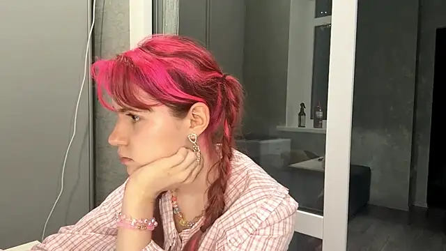 Petite curves online show from September 14, 5:56 pm