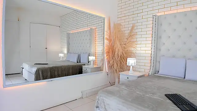 mara winters  online show from February 10, 12:53 pm