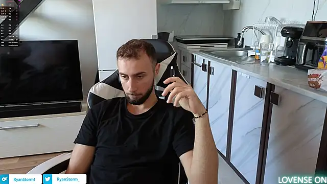 RyanStorm  online show from October 16, 9:10 am