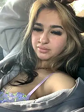 Snapshot of BrunetteBrat-xo chatting on October 22, 10:59 am BrunetteBrat-xo online show from October 22, 10:59 am