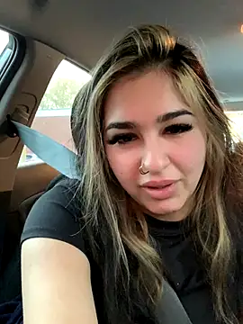 Snapshot of BrunetteBrat-xo chatting on October 28, 7:01 am BrunetteBrat-xo online show from October 28, 7:01 am