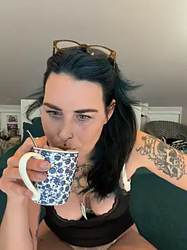 LadyNocturne online show from May 15, 2:57 pm