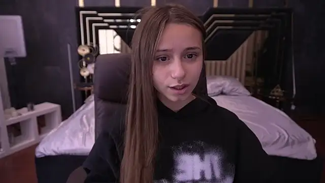 AnnaPearl online show from October 15, 8:09 pm