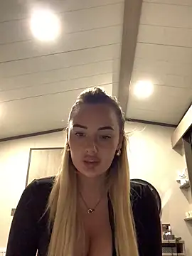 Snapshot of louisa1238x chatting on October 2, 7:54 pm louisa1238x online show from October 2, 7:54 pm