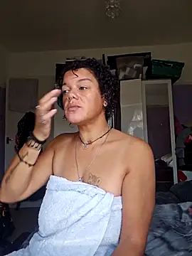 Snapshot of GoddessChantelle chatting on September 29, 7:57 am GoddessChantelle online show from September 29, 7:57 am