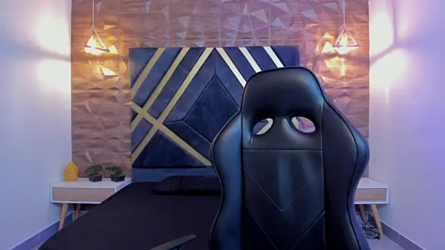 Alana cox  online show from December 4, 11:24 pm