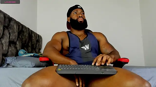 Snapshot of james_musclebbc chatting on April 21, 11:07 pm james musclebbc online show from April 21, 11:07 pm