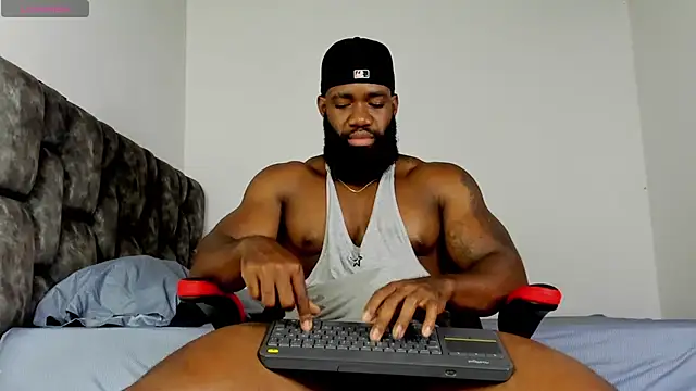 Snapshot of james_musclebbc chatting on April 26, 6:49 pm james musclebbc online show from April 26, 6:49 pm
